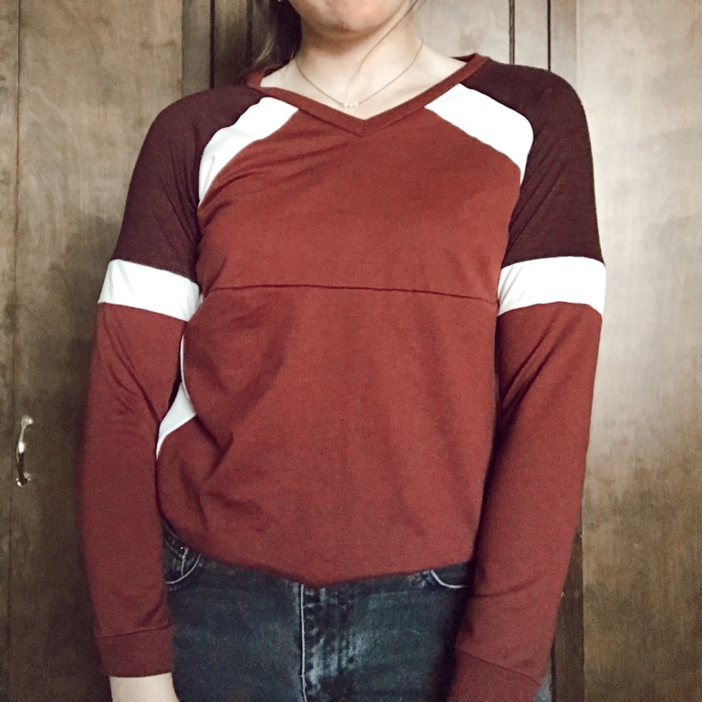 maroon and cream long sleeve sweatshirt